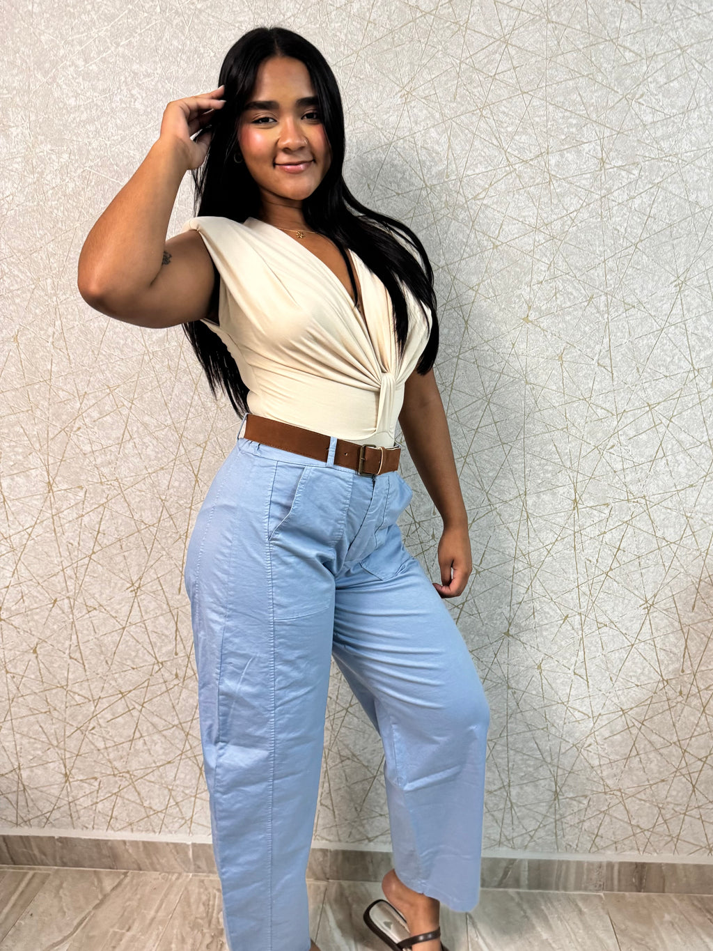 Knotted V-Neck Bodysuit – One Size 🇮🇹
