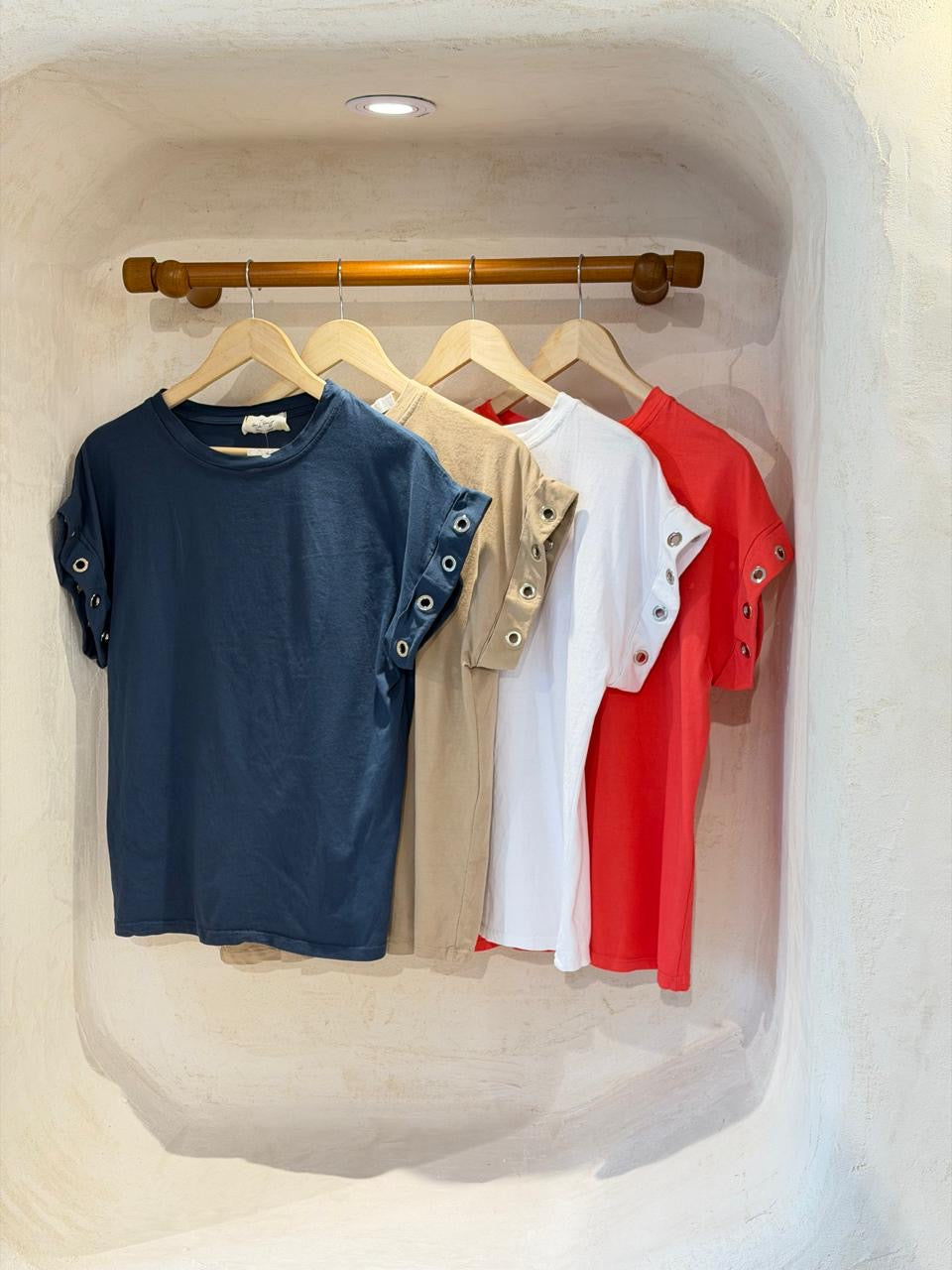Capri Eyelet Tee 🇮🇹