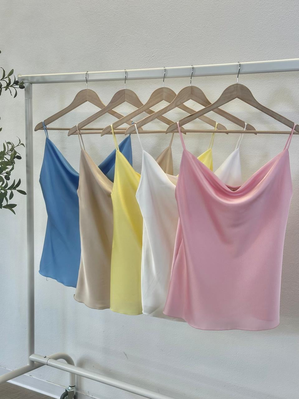 Italian Chic Satin Top 🇮🇹