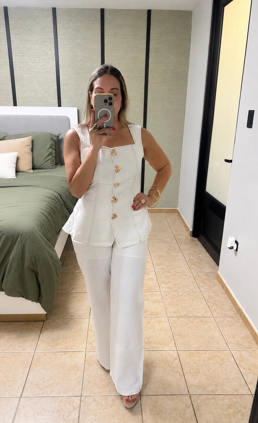 Signature Linen Set