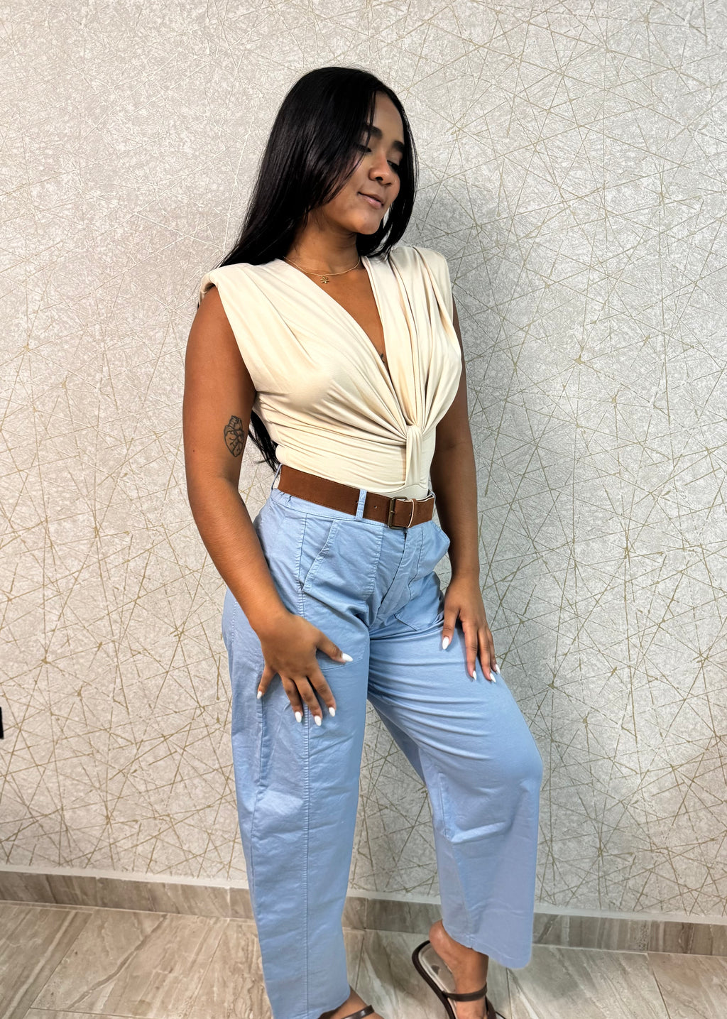 Knotted V-Neck Bodysuit – One Size 🇮🇹